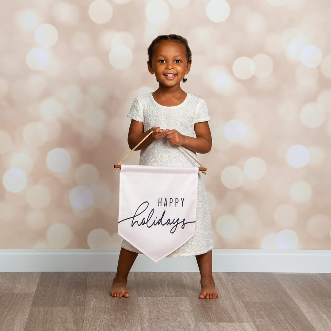 We bring the sparkle, you make it shine with this photography background that’s sure to add a glimmer of joy and delight to your holiday images