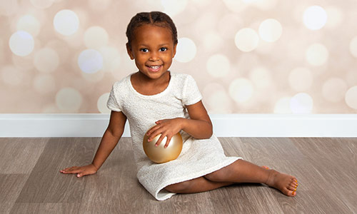 We bring the sparkle, you make it shine with this photography background that’s sure to add a glimmer of joy and delight to your holiday images
