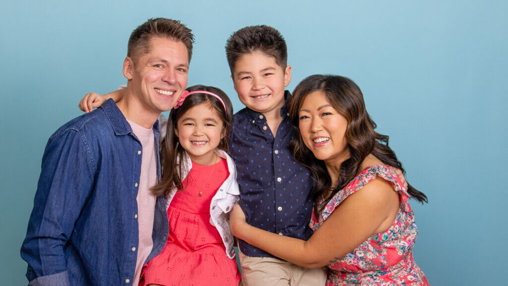 https://stage.jcpportraits.com/photo_tips_ideas/best-colors-to-wear-for-family-photography/
